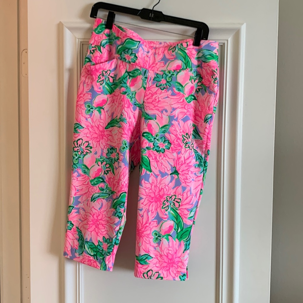 Lilly Pulitzer Pull on Capris